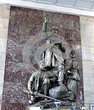 Monument to the heroes guerrillas in Moscow metro station
